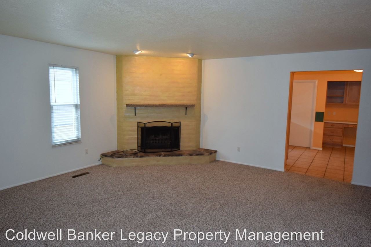 6328 Annapolis Dr Ne - Photo 3 of 24