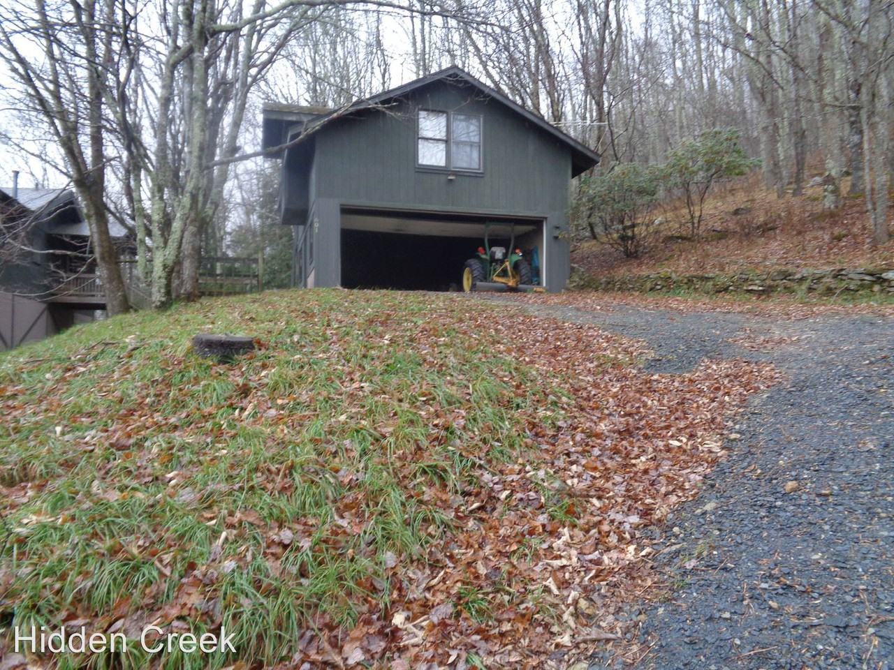 601 Stoneybrook Lane Garage - Photo 2 of 6