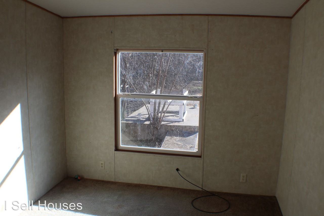 703 W Chickasaw St - Photo 3 of 6