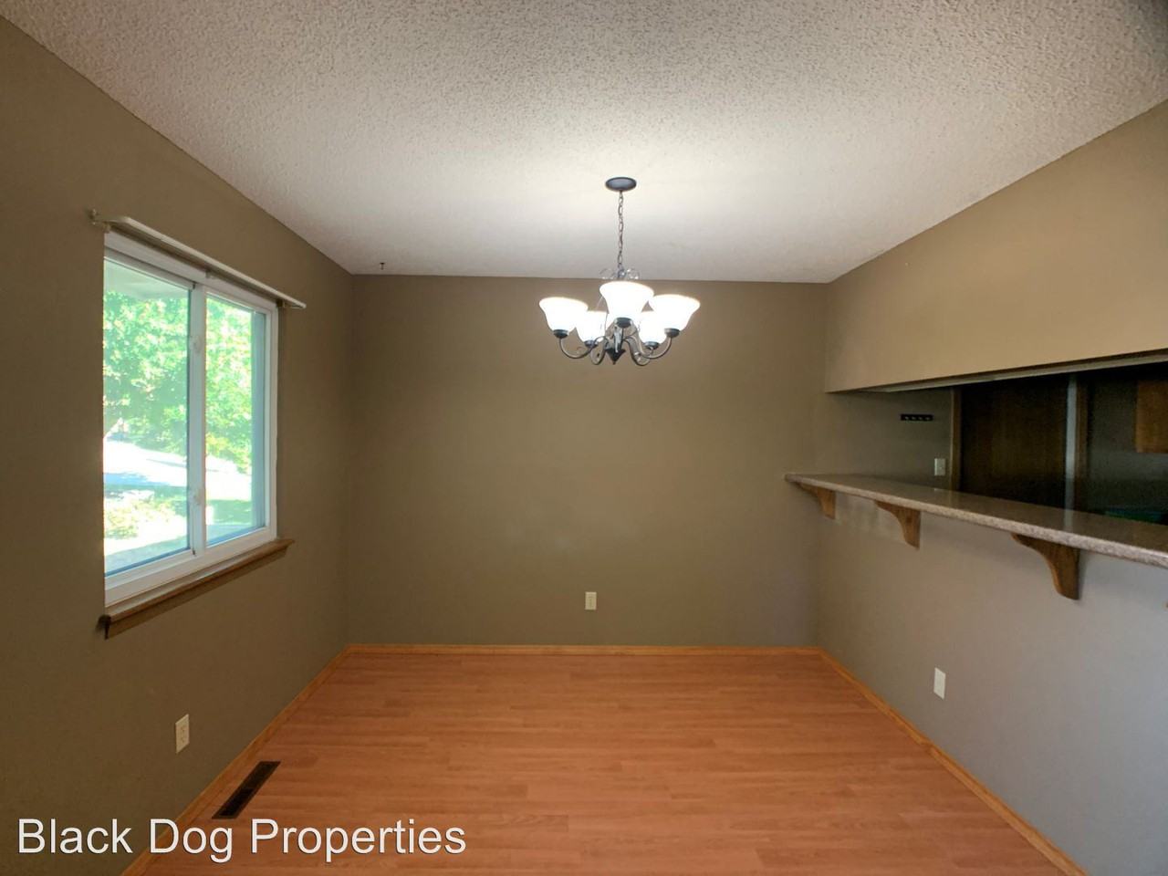 503 Mustang Drive - Photo 3 of 15