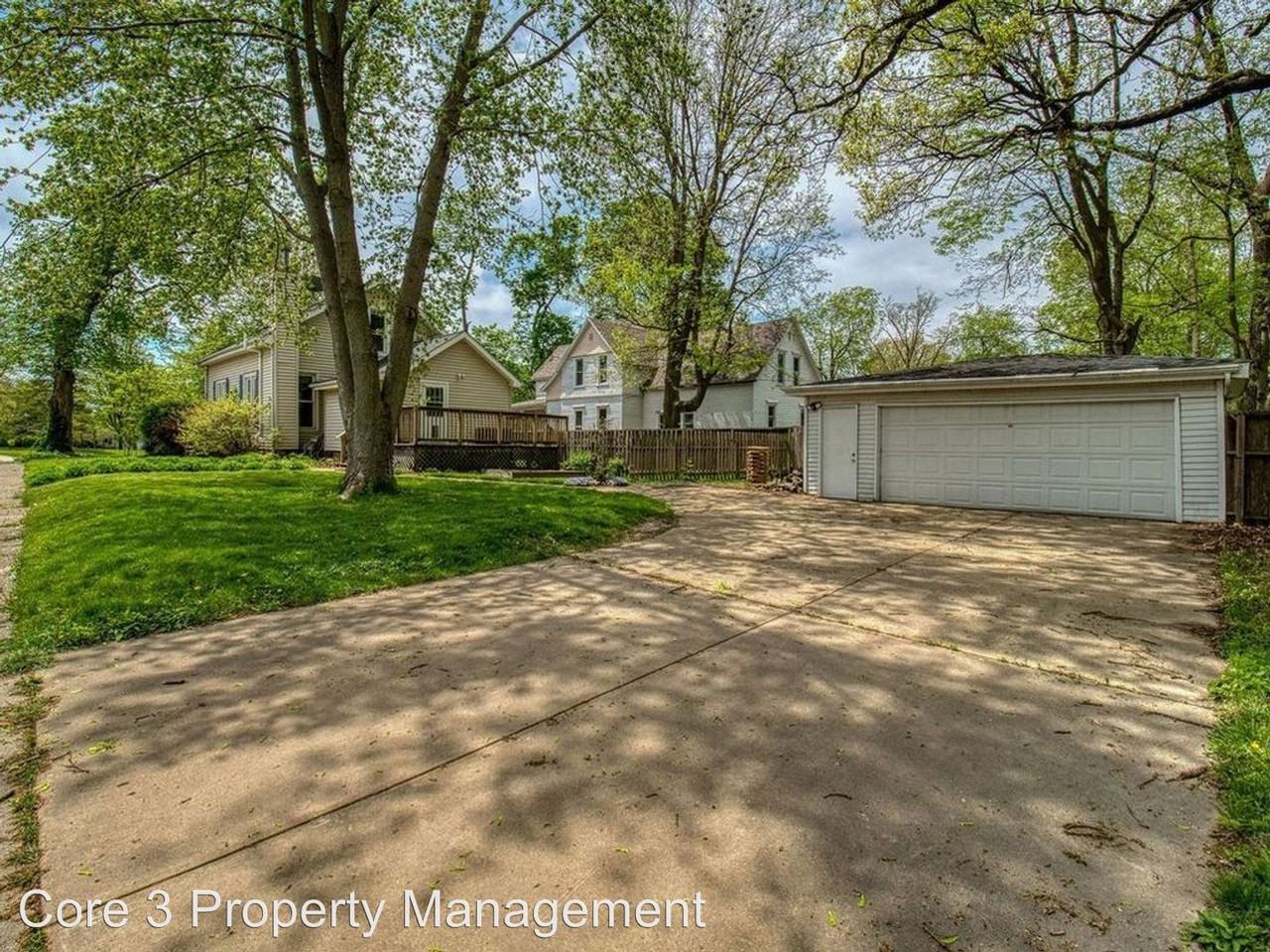 712 Bell St - Photo 2 of 21