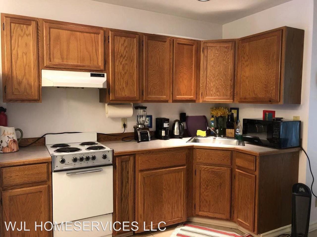 760 Overlake Dr E - Photo 3 of 10