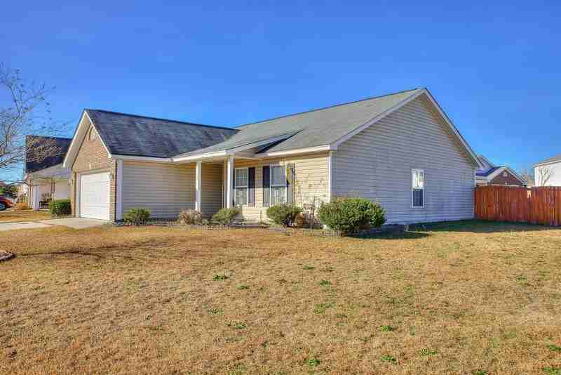 177 Alexander Pointe Dr - Photo 2 of 16