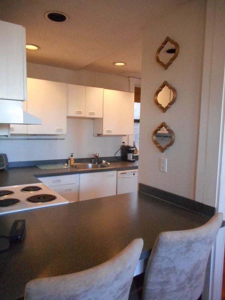 451 Park Drive - Photo 3 of 8