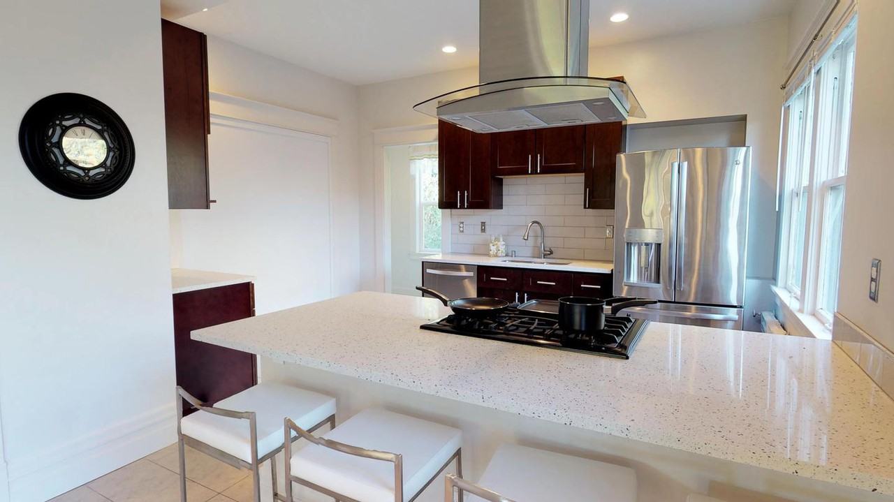 Lovely Wallingford home near Woodland Park - Photo 7 of 22