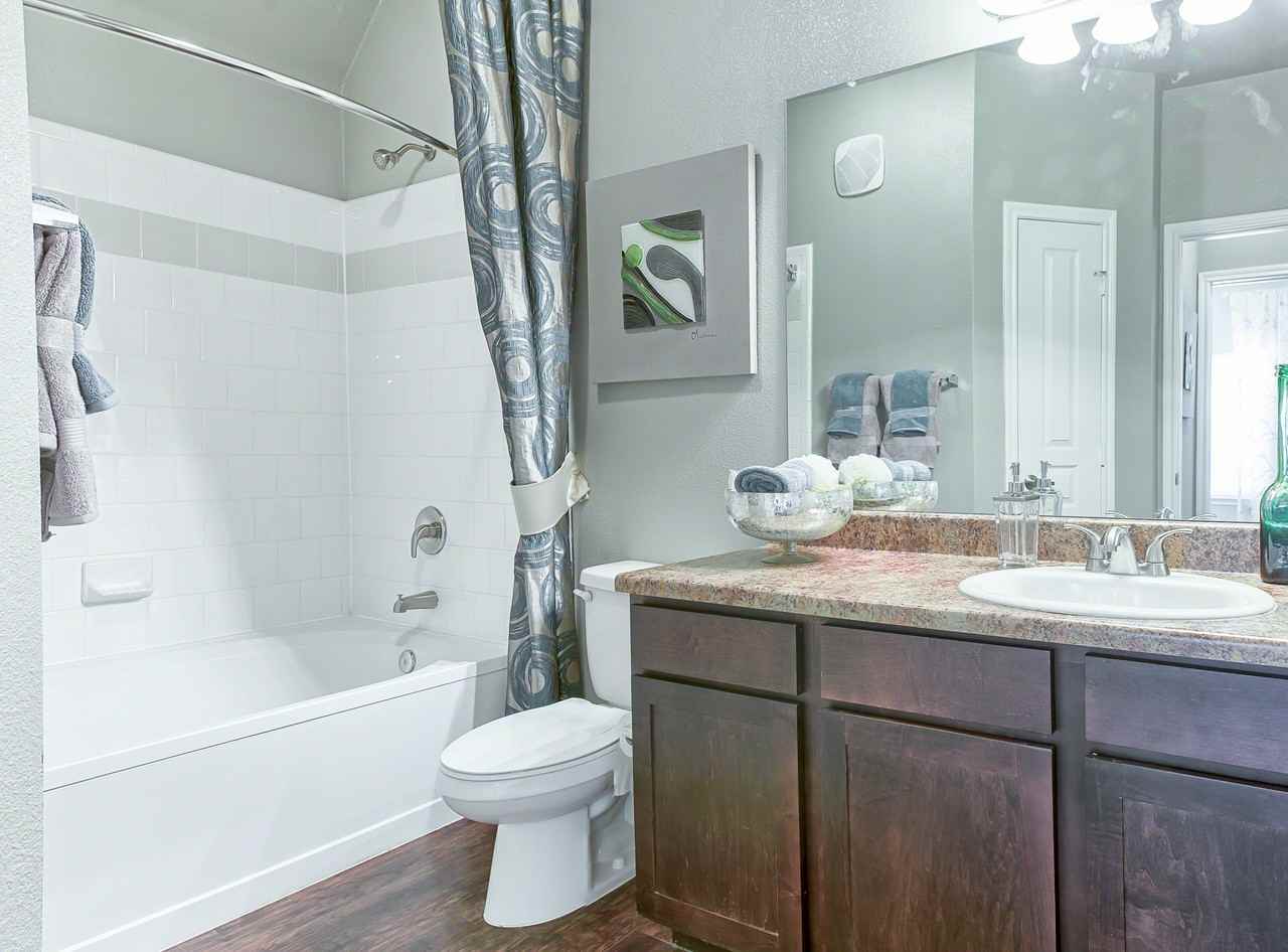 Latigo Eagle Pass - Photo 5 of 8