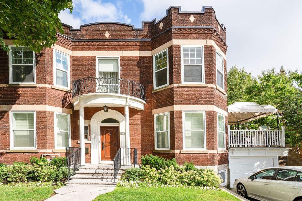 4850 Avenue Westmount, Westmount, QC H3Y 1Y1, CA 5 bedroom House