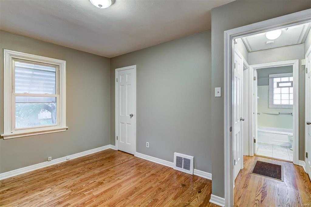 5258 Parker Avenue - Photo 3 of 17