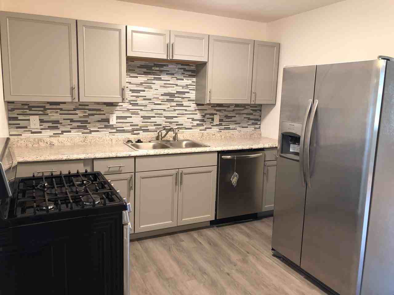 1395 Acredale Dr - Photo 2 of 6