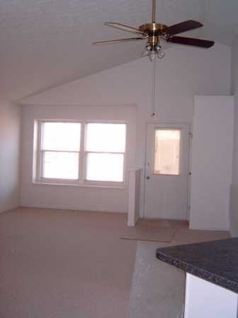 1309 Silvertree Dr - Photo 2 of 9