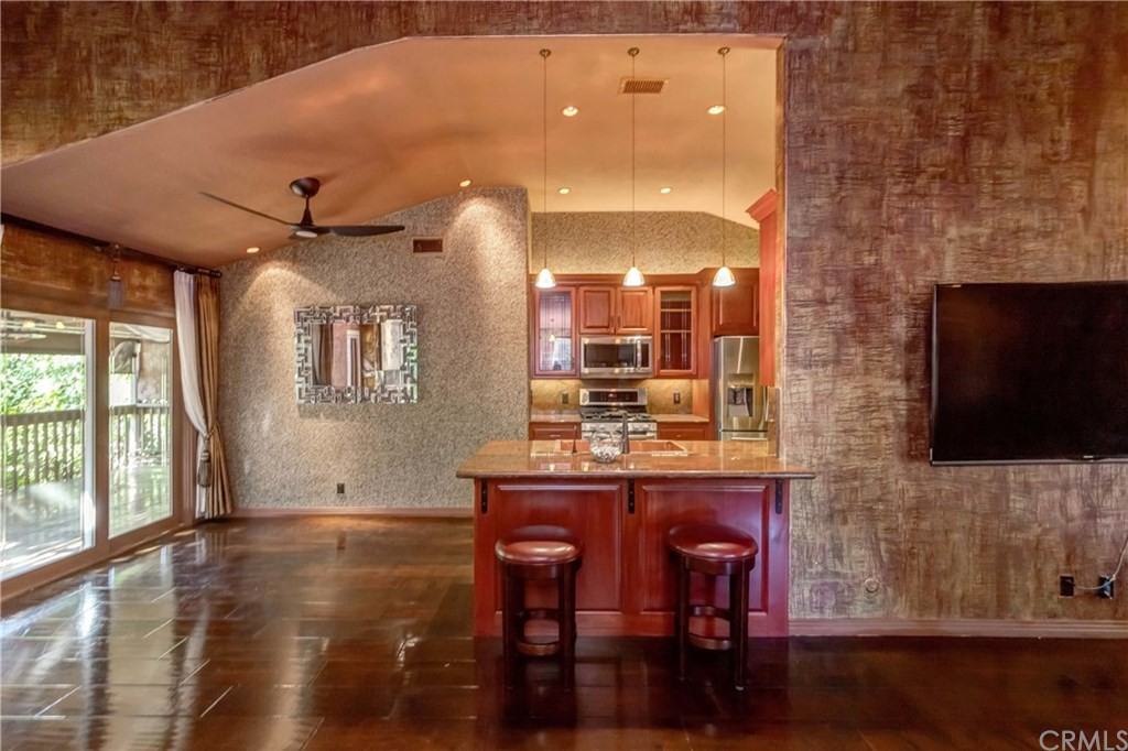 846 W Glenwood Circle - Photo 3 of 34