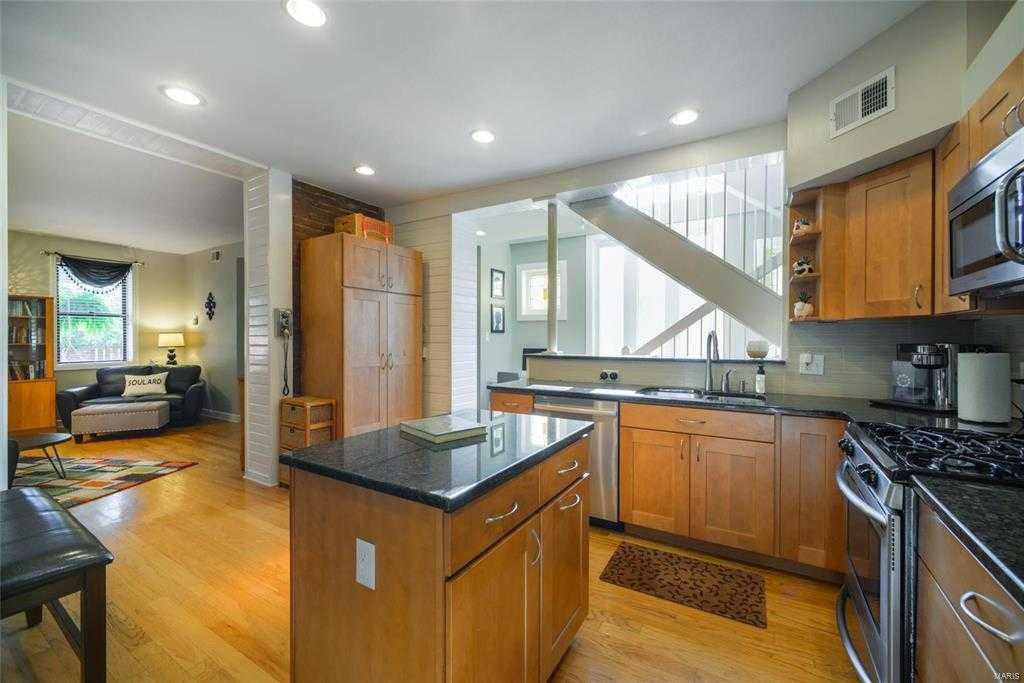 919 Allen Avenue Unit R - Photo 3 of 33