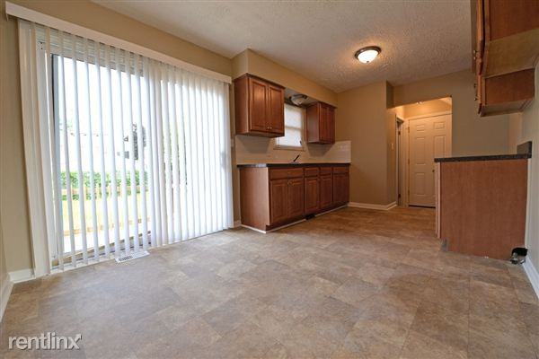 15750 Kentfield St - Photo 3 of 9