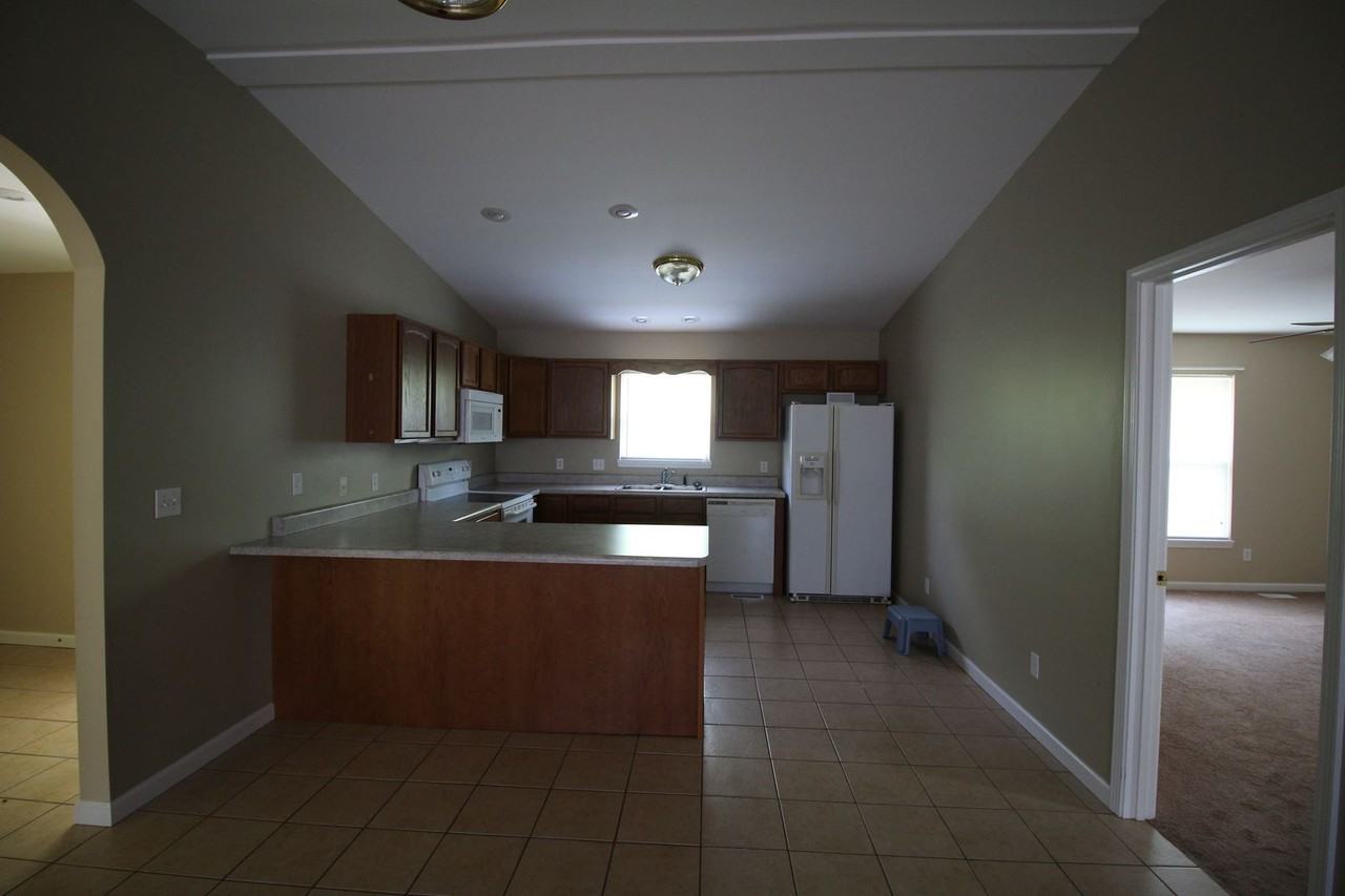 800 Douglas Street - Photo 3 of 11