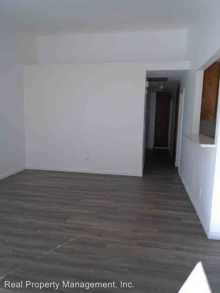 1485 & 1487 Bradford Way - Photo 2 of 11