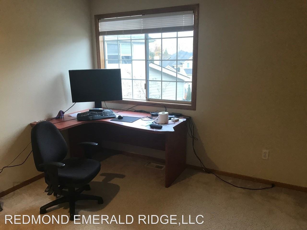 5002 157th Court N E - Photo 2 of 20