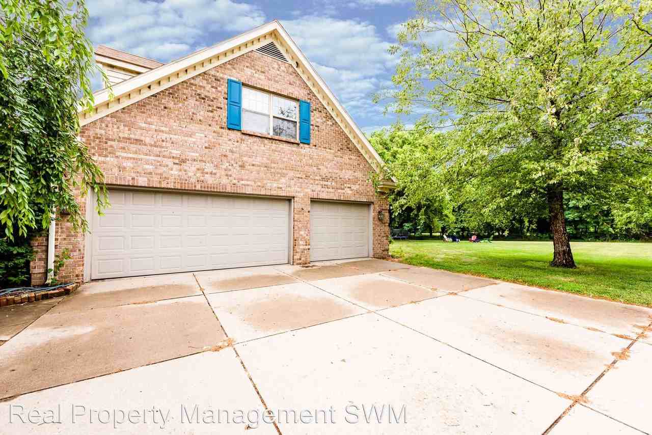 2143 Winter Way - Photo 3 of 32