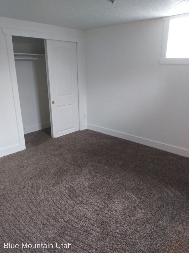 1538 Hayes Ave - Photo 2 of 9