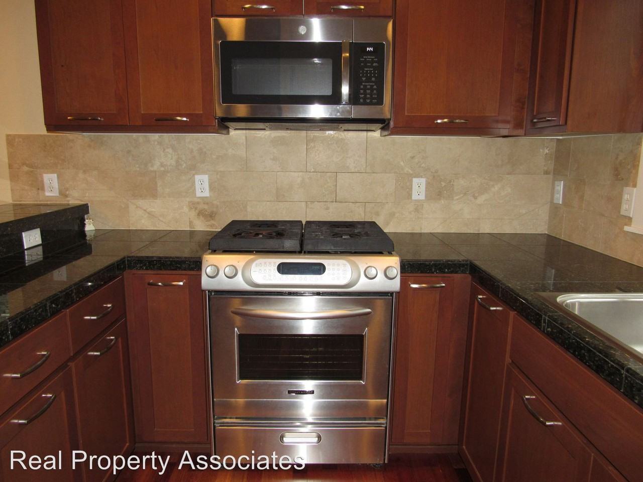 5819 55th Ave Ne #B - Photo 3 of 22