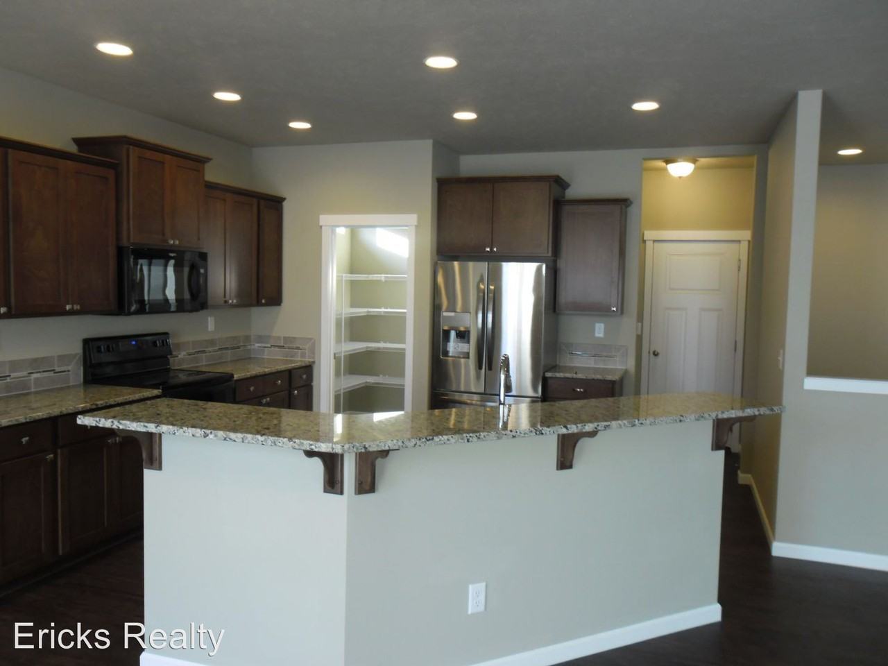 16716 N Dakota Ln - Photo 3 of 25