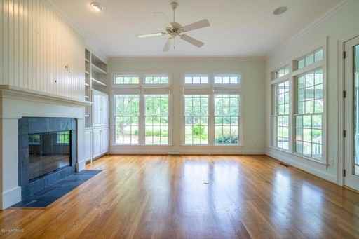 8517 Emerald Dunes Rd - Photo 3 of 18