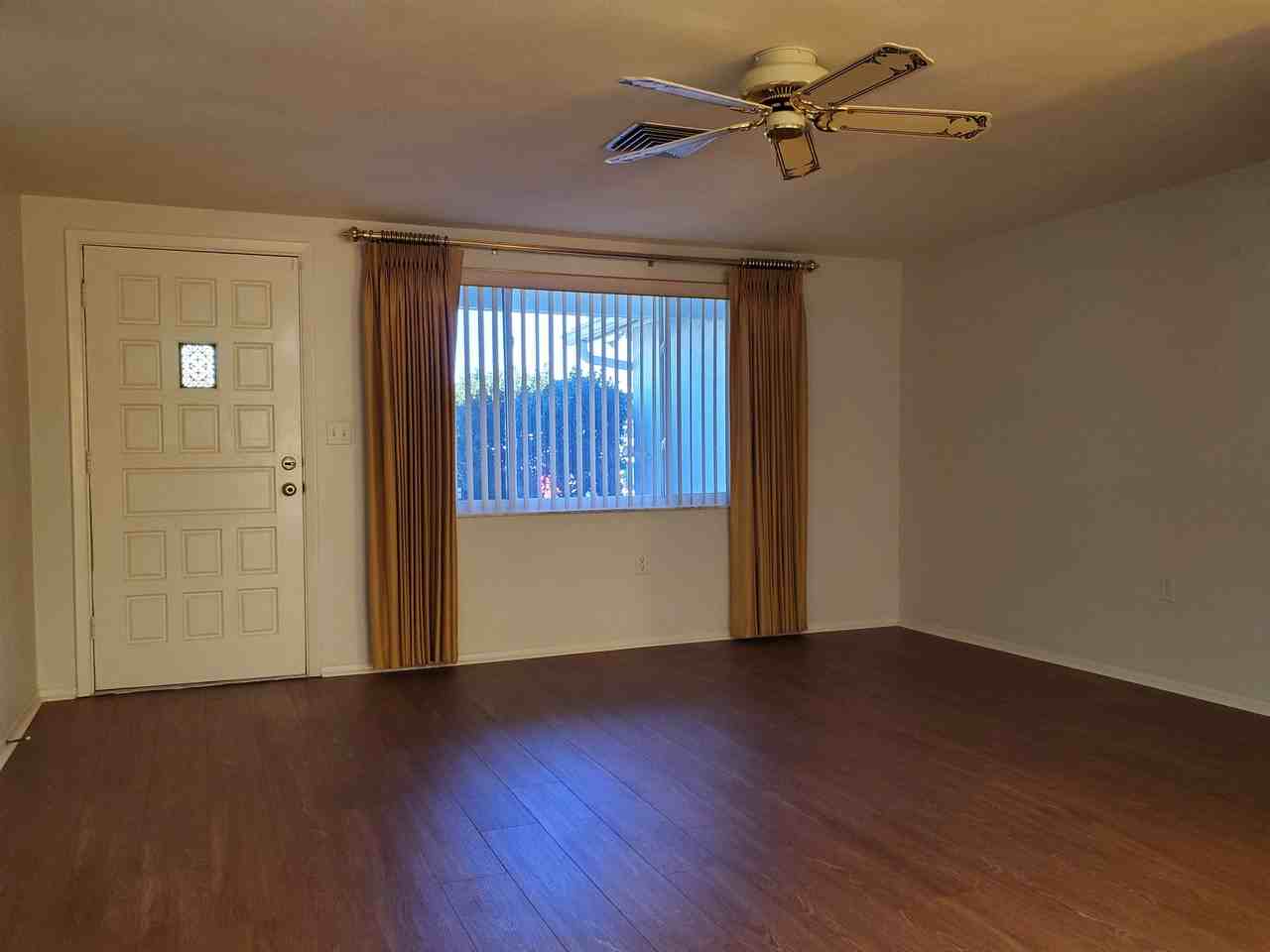 7304 Lincoln Park Ln - Photo 3 of 23