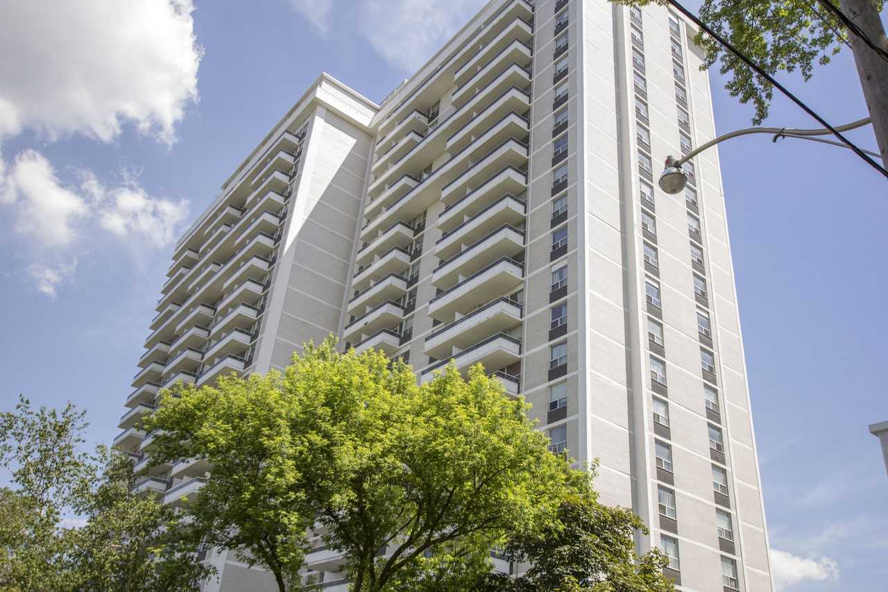 200 Greenwin Place - Photo 3 of 50