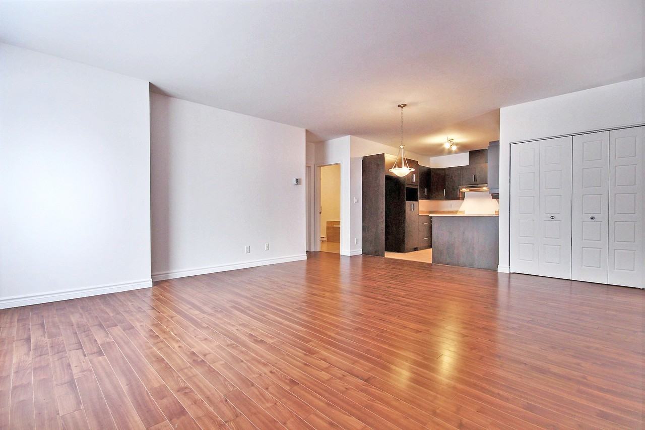 2275 Rue Des Bienfaits - Photo 2 of 11