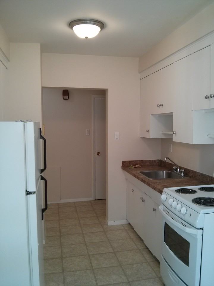 8115 123 Avenue - Photo 2 of 8