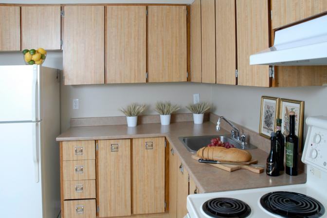 1541 Riverside Drive - Photo 3 of 10