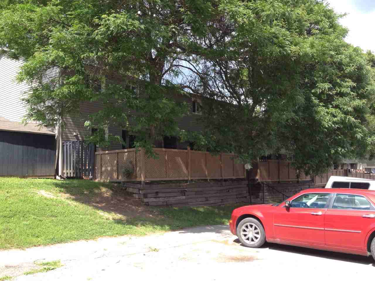 700 Parkhill Road West - Photo 2 of 10