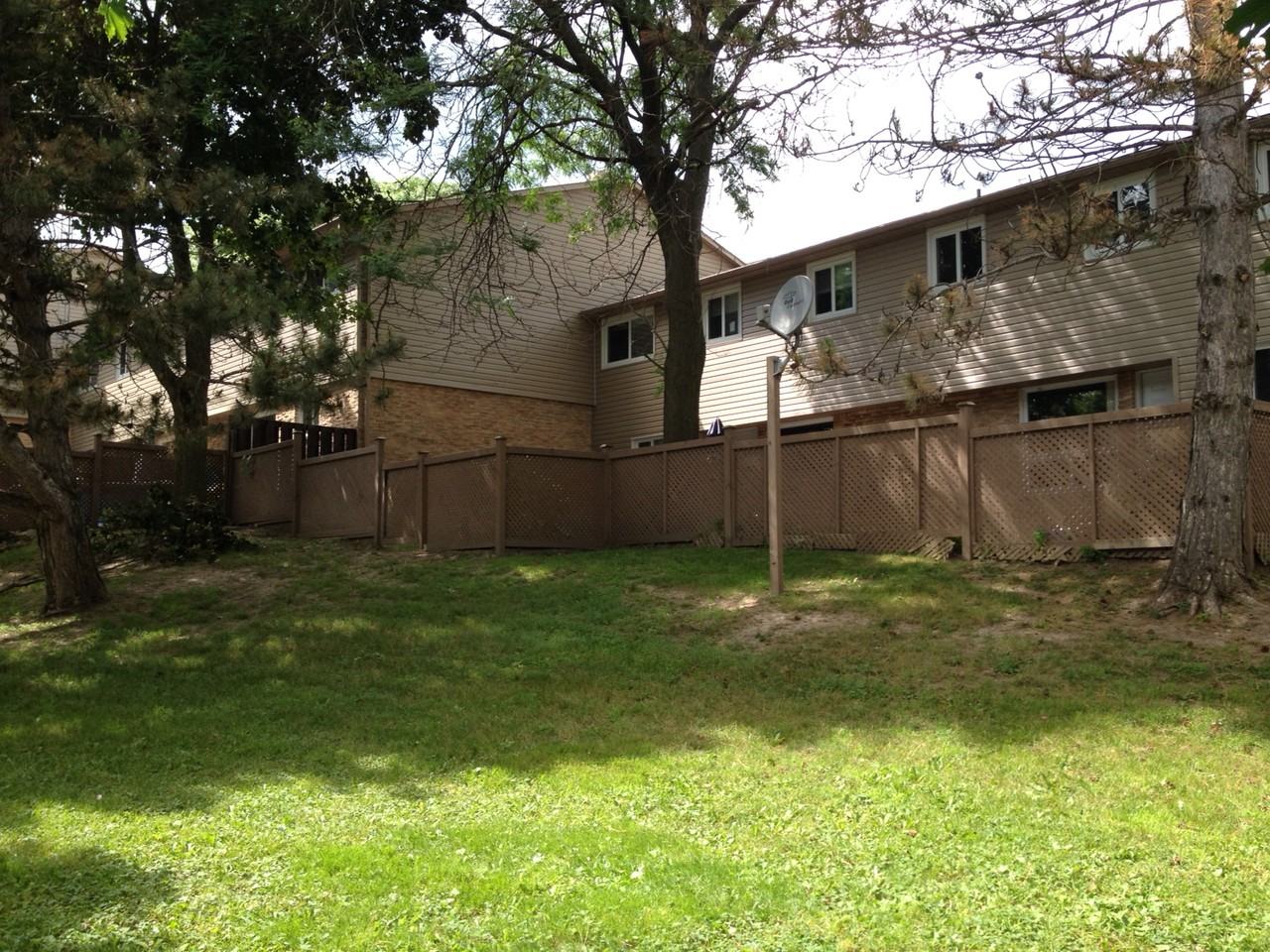 700 Parkhill Road West - Photo 3 of 10