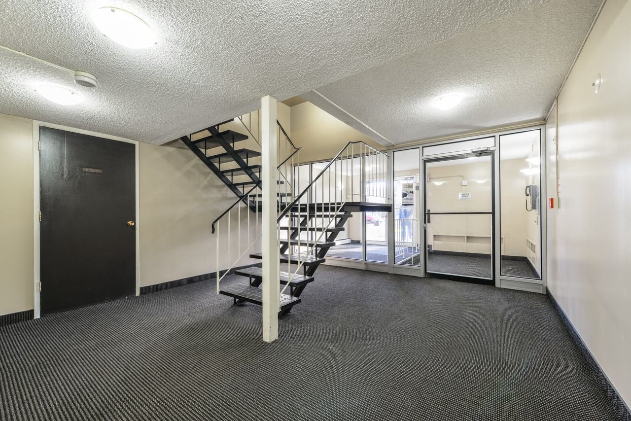 10250 115 St. - Photo 2 of 12