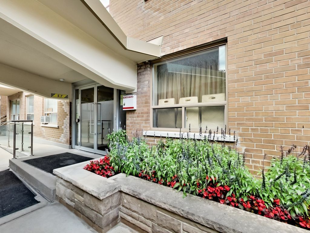 42 Glen Elm Avenue - Photo 2 of 10