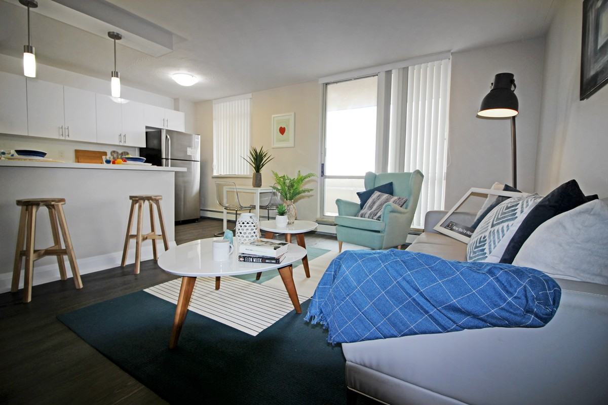 40 Violet Towers - Photo 3 of 18