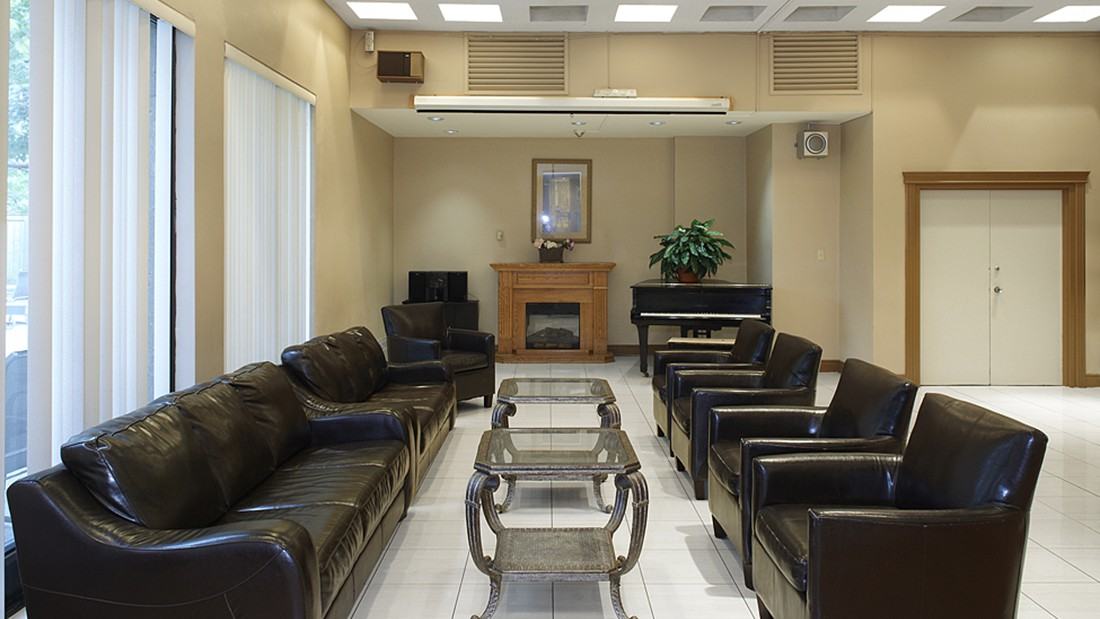 95 Leaside Towers - Photo 3 of 9