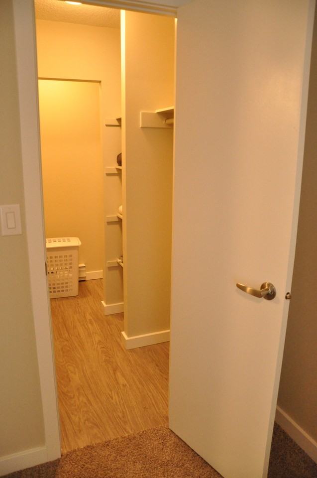 411 389-411 Barker Blvd - Photo 3 of 33