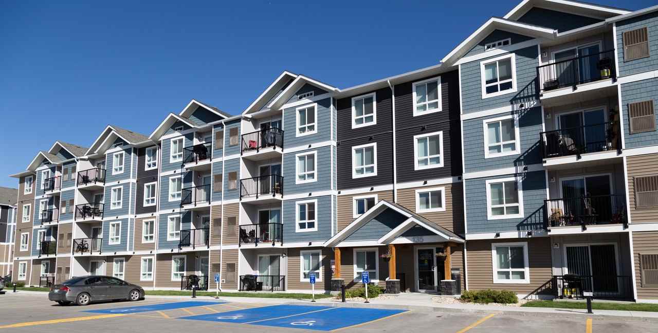 Aurora Heights Apartments For Rent 115 North Point Blvd Winnipeg Mb R2v 5b5 With 2 Floorplans Zumper