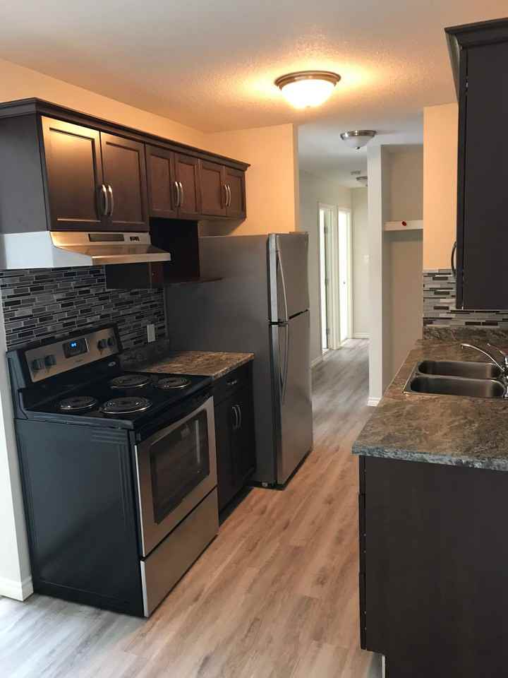 101 53 St. Centennial Dr. #6 - Photo 2 of 15