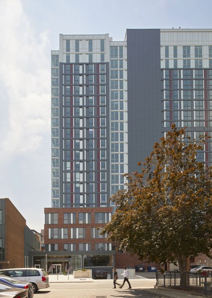 20 Apartment Building, Hamilton, ON L8R 0A5 1 Bedroom Apartment for