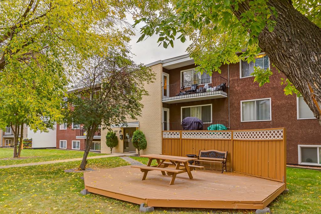 4821 46 Street - Photo 2 of 11