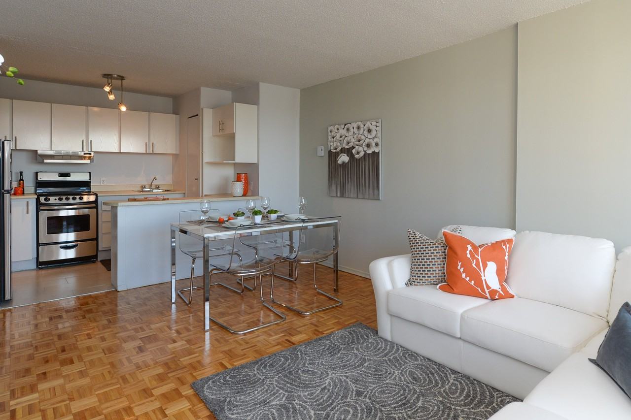 99 99 Place Charles-Lemoyne - Photo 3 of 8