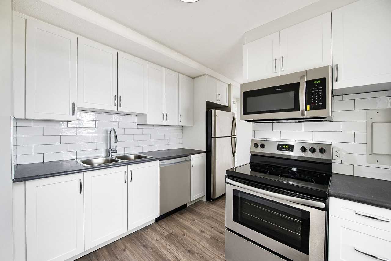 131 Westwind 11 Apts. - Photo 3 of 17