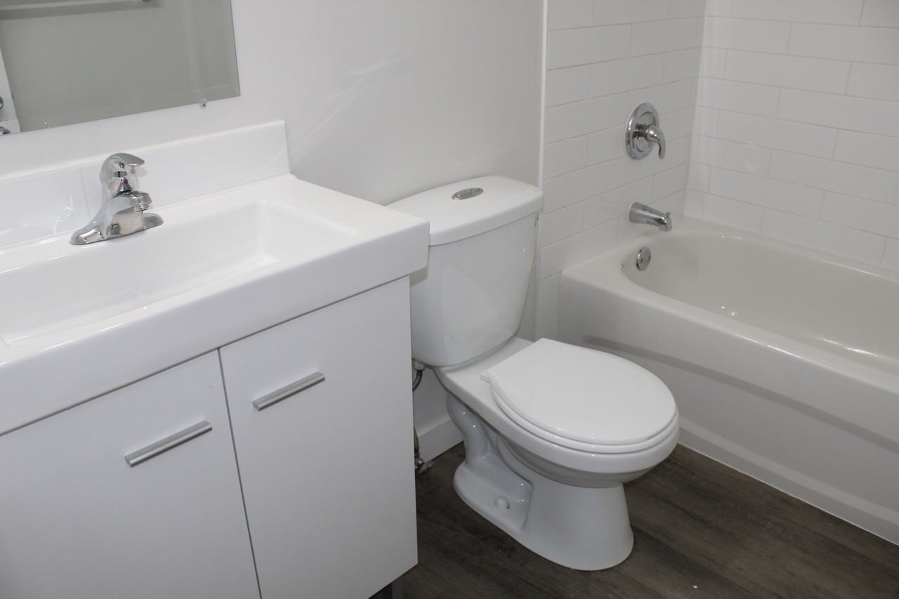 1913 11 Ave Sw - Photo 3 of 50