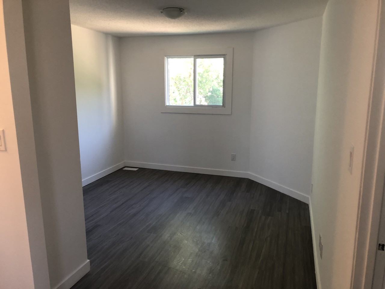 15 Millwood Crescent - Photo 3 of 12