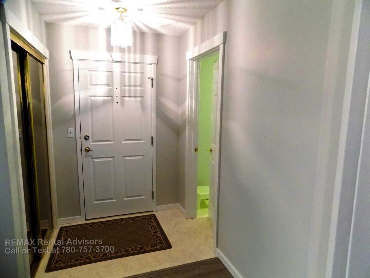 10945 21 Ave Nw - Photo 3 of 23