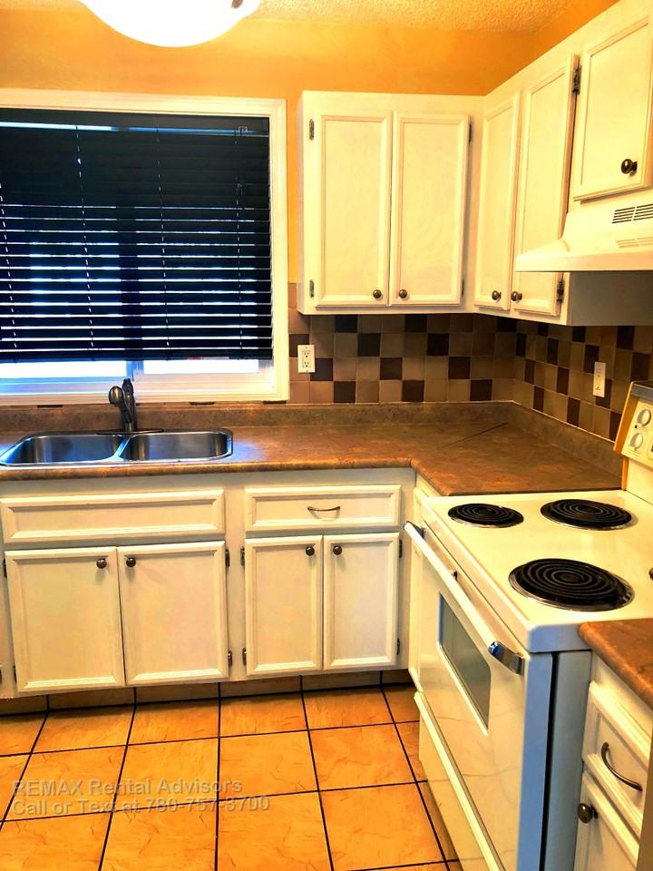 6220 Apartment Building - Photo 2 of 12