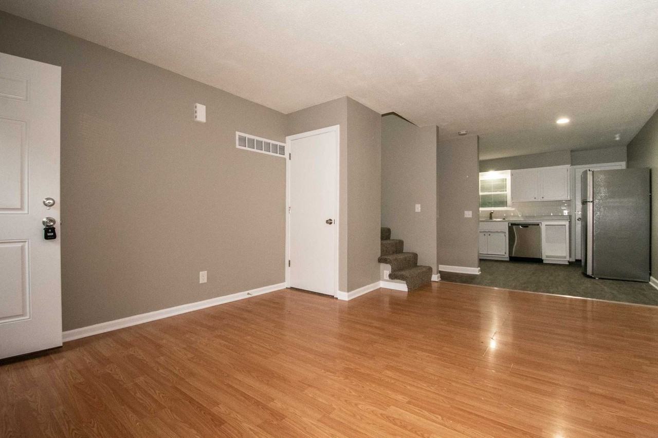 1514 E Leona St - Photo 3 of 10