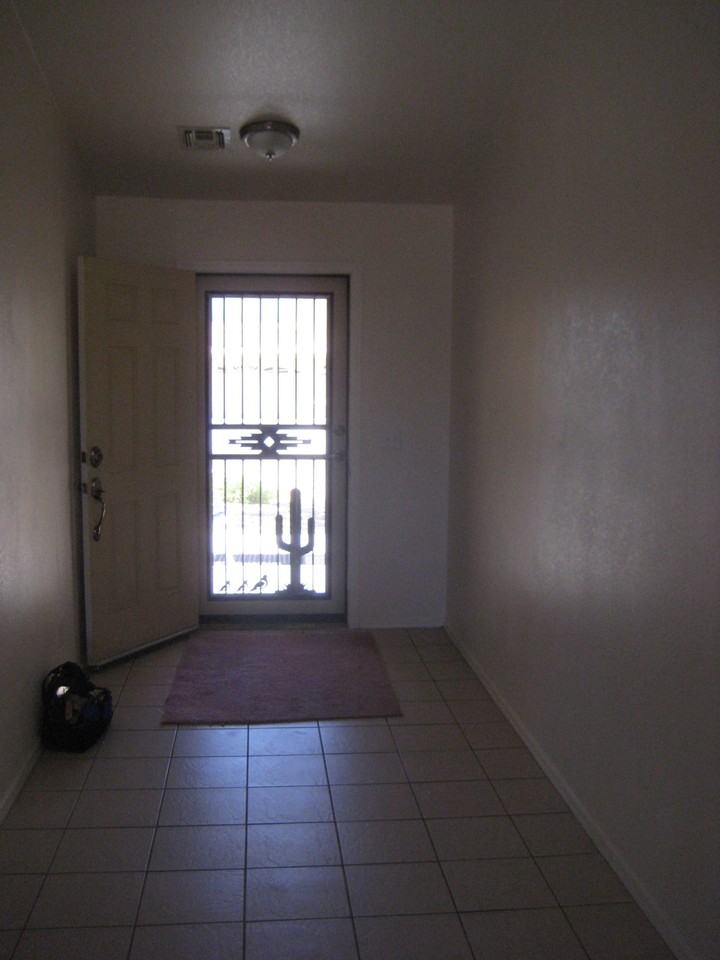 7065 W Resthaven Pl - Photo 2 of 17