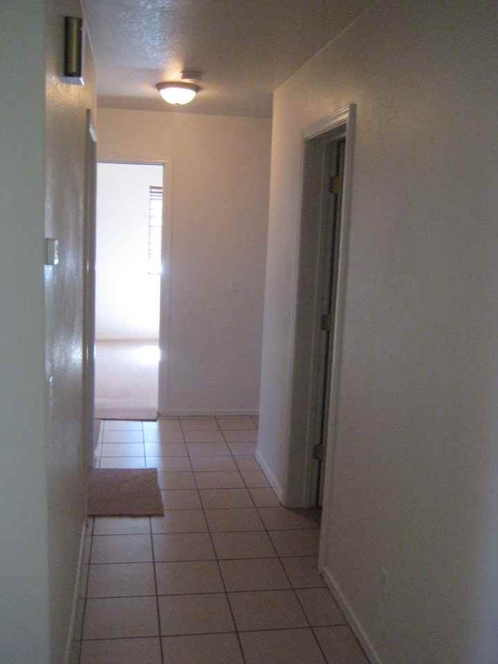 7065 W Resthaven Pl - Photo 3 of 17